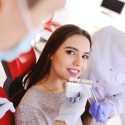 Coroanele dentare: Când și cum se aplică tratamentul?
