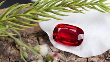 Pietre prețioase pentru inelul de logodnă: semnificații