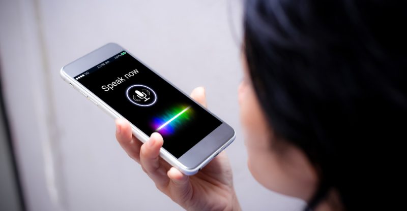 Aplicații mobile pentru controlul vocal al casei inteligente