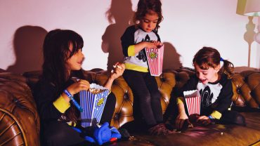 Cele mai bune filme care explorează revoluțiile culturale din diverse epoci