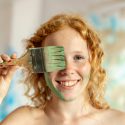 Cum să aplici corect o mască peel-off pentru rezultate optime
