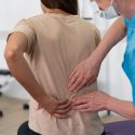 Exerciții pentru îmbunătățirea posturii și prevenirea durerilor de spate