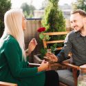 Idei pentru un spațiu de dining în aer liber romantic