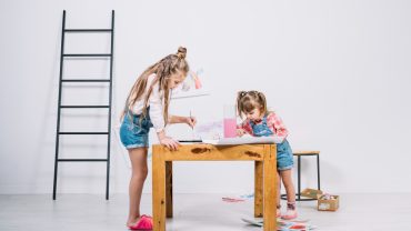 Sfaturi pentru decorarea camerei copilului cu tematici educative