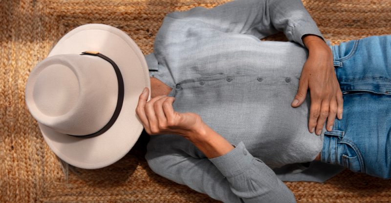 Cum să porți și să asortezi hainele în culori neutre și pământii