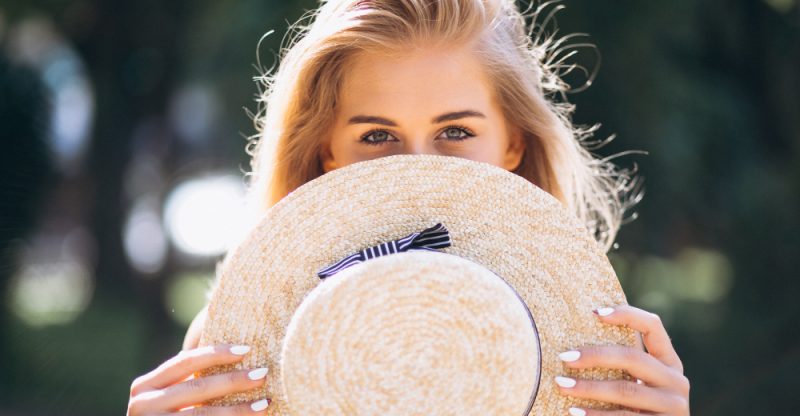 Idei pentru un look de vară natural și radiant