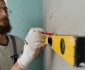 Cum să repari o gaură în peretele de gips-carton