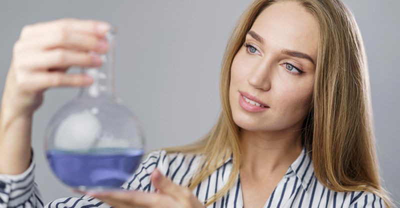 Bakuchiol versus retinol: diferențe, avantaje și limite