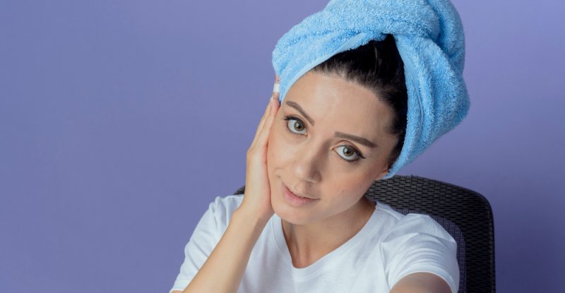 Cum îți îngrijești tenul sensibil fără să-l iriți
