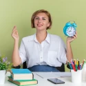 Pauzele active la birou: De ce câteva minute de mișcare pot conta Pauzele active la birou: De ce câteva minute de mișcare pot conta